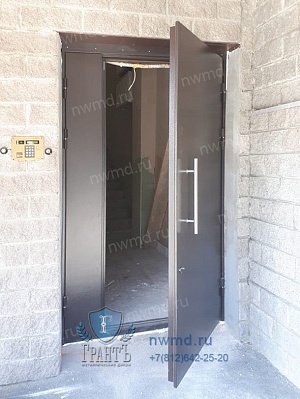 Надежная стальная дверь, адрес установки: Комендантский проспект